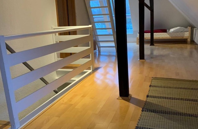 Sehr gepflegte, moderne Ferien- oder Monteurwohnung zu vermieten.