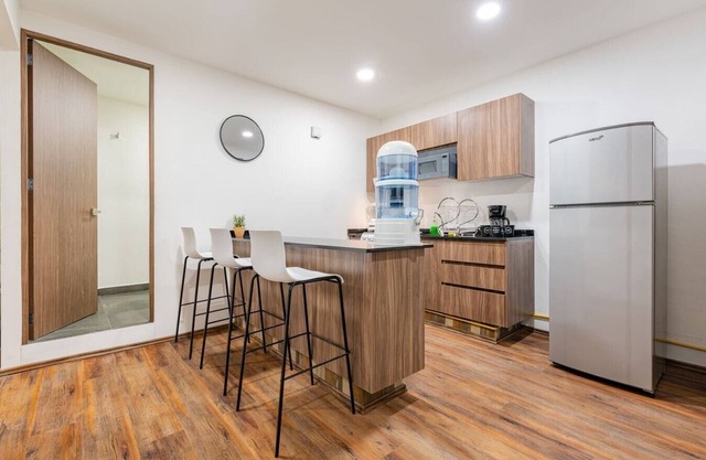 VH |Departamento en planta baja+Patio and Parking|68