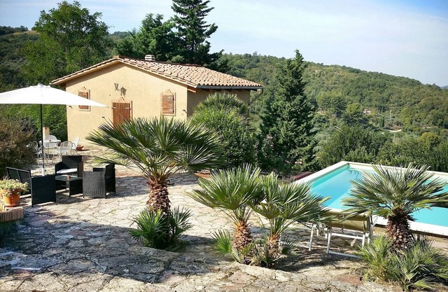 Villa in Sasso Pisano mit Garten