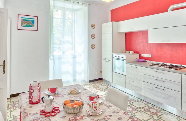 Via Dante Vacanze - großes Apartment für 4, 200 m vom Strand entfernt, in Levanto