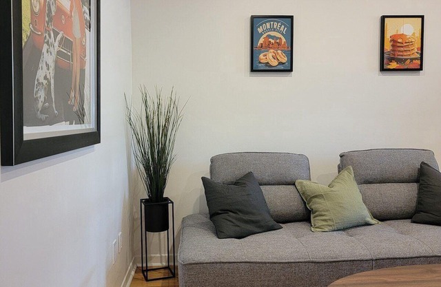VIAU-1BR near Olympic Stadium