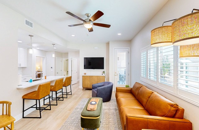 Vibrant first-floor condo with pool/hot tub, right on the bike path