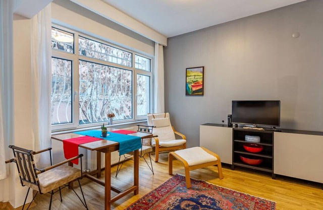 Vibrant Flat in Cihangir with Central Location