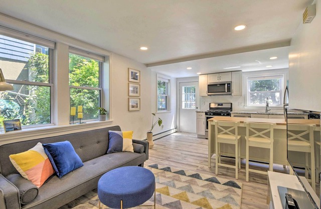 NEW! Vibrant Winthrop Apartment - Close to Ocean!