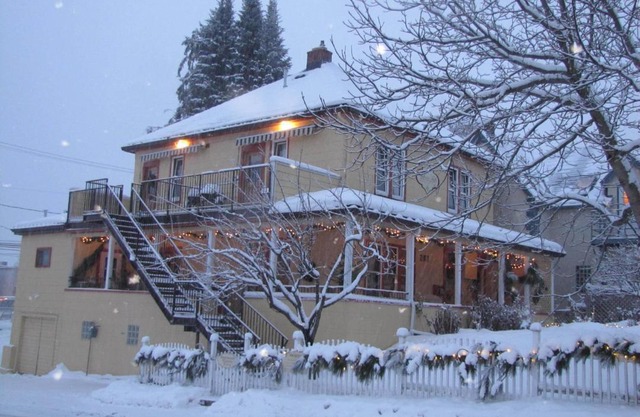 Victoria Falls House Inn