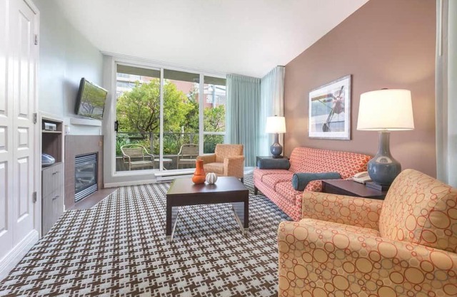 Victoria harbor, great views, easy access and lovey Resort Living.