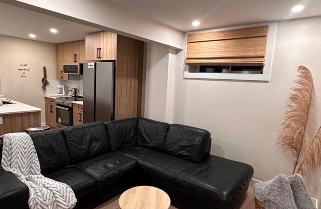 Victoria's Family Oceanside Retreat, brand new 2br