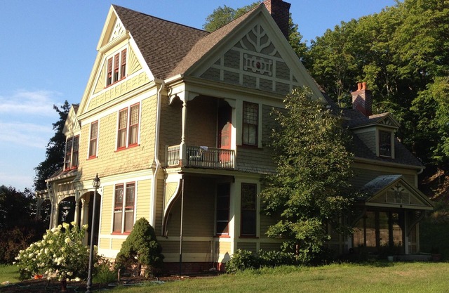 Victorian beauty near Hudson, NY