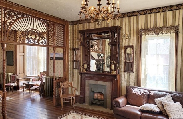 victorian house with 4 bedrooms