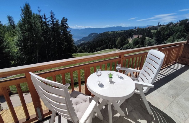 Apartment 3 * Spacious Living, Dolomites relaxing Skyline Retreat - Vidora Apartments