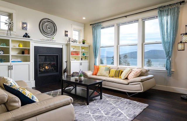 View Anacortes Home with Hot Tub & Scandinavian Sauna