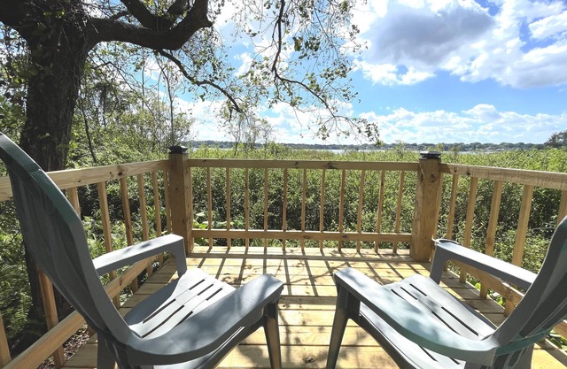 View Container 5*Centrally Located*Private Bed/Bath