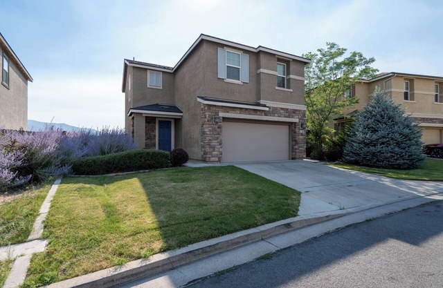 View-Filled Four Bedroom Family Retreat