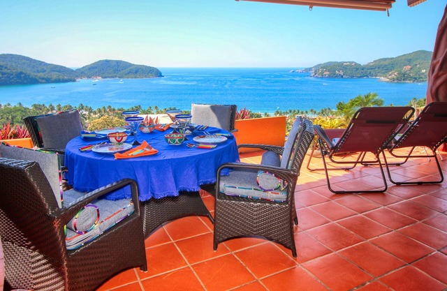 VIEWS Beach Designer Upscale 2-4 adults Best Location CASA ZIH LaRopa Playa