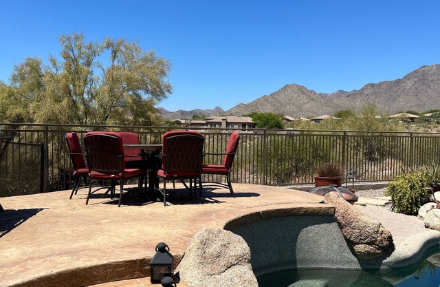Views, Location, Privacy and Fun! Setup for Comfort and to Entertain