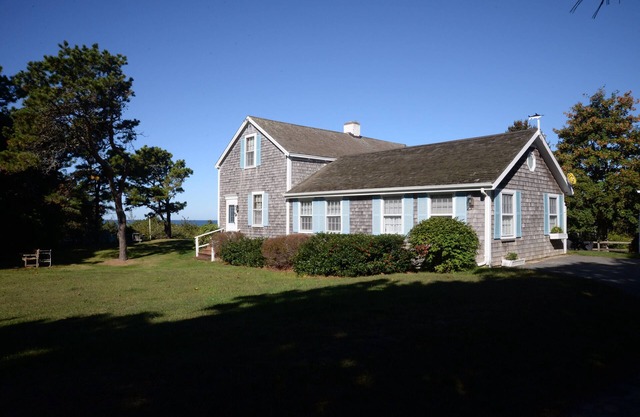 Views of Cape Cod Bay Near Corn Hill (2214)