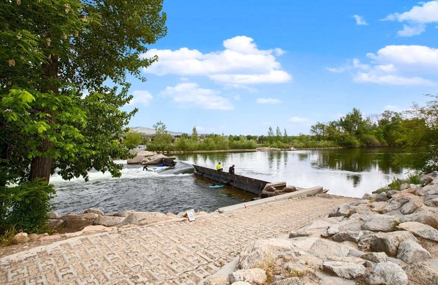Views of the River w/ 2 Bikes to Cruise the Boise Greenbelt! Steps to Whitewater Park & Quinn's Pond