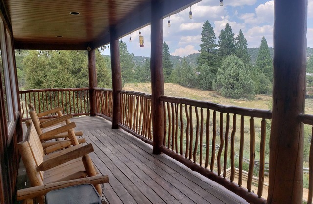 Happy Trails Duck Creek Family Hideout!