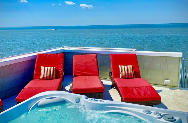 Sunset Paradise mit Sandstrand, Whirlpool auf dem Dach, Panoramablick, Bootfahren und Spaß