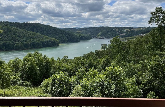 VIEWS VIEWS VIEWS Lake & Mountain, Perfect for Multi-Generations!