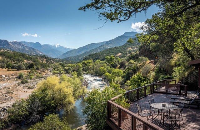 Views You Cannot Believe! 3 Bedroom and River Front