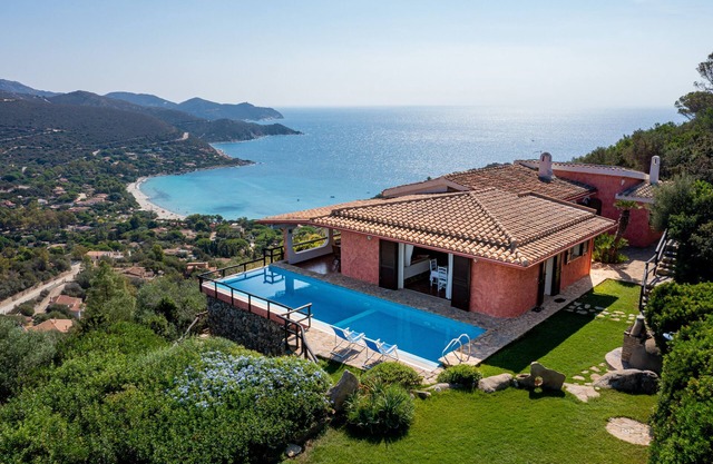 Villa Corallia - Luxusvilla mit herrlichem Blick über die Bucht