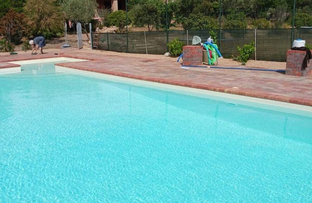 Villa mit Garten und Tennisplatz