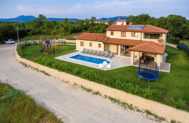 Vila Jadran - Ferienhaus in Nedešćina, 8 + 2 Personen, 4 Schlafzimmer mit Bad