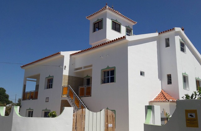 Vila Laranja, das Haus mit Turm. An der Sonnenküste Portugals!