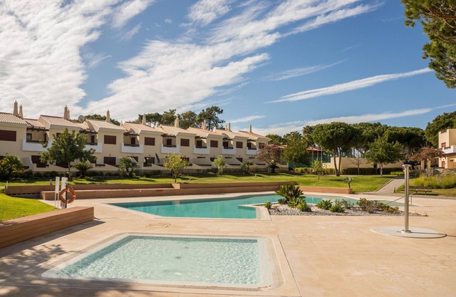 VILAMOURA TYPICAL 3 WITH POOL by HOMING