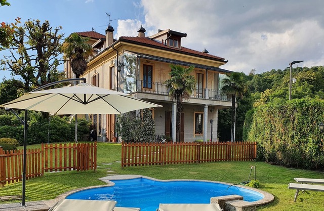 VILLA ORSOLA: BLAUE WOHNUNG 4 PAX MIT POOL UND KLIMAANLAGE