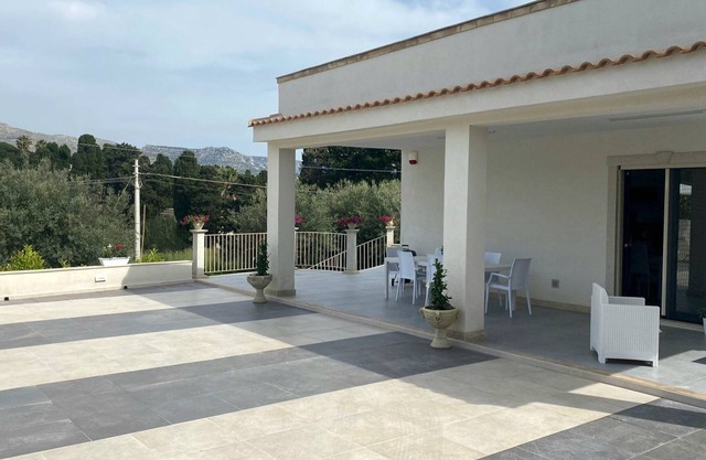 Villa 100m from the sea