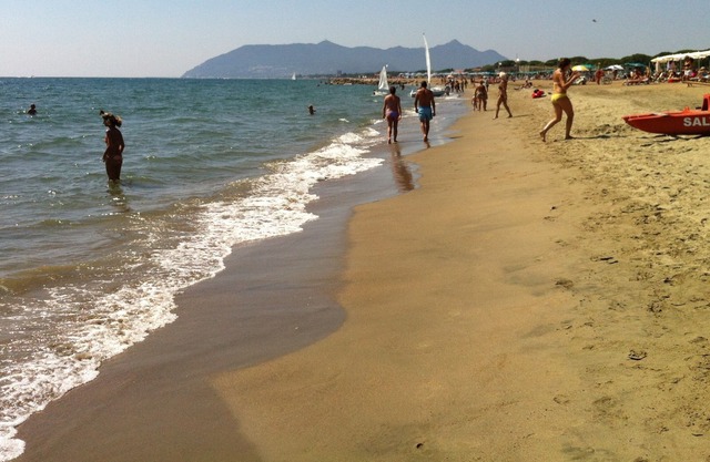 villa 100 mt zum strand in circeo. voll ausstattung. privater Strand