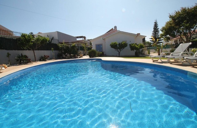 Haus 10mts zu Fuß vom Strand, privater Pool, Wi-Fi, Grill, Klimaanlage.