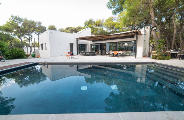 Villa 12 Personen mit Schwimmbad
