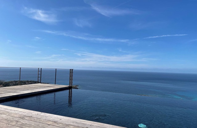 Villa 130m2, Panoramablick auf das Meer, für 4 Personen, Infinity-Pool