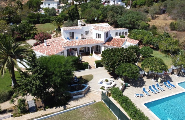 VILLA 14 PERSONEN