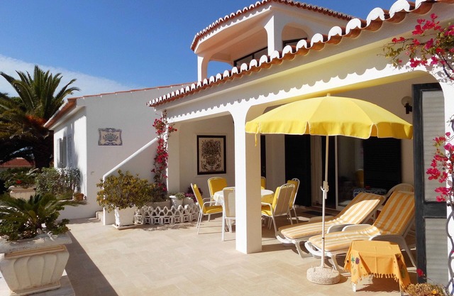 Villa 185m², 3000m² Garten, Privatpool, 5 Min. zum Strand, WLAN, Haushaltshilfe