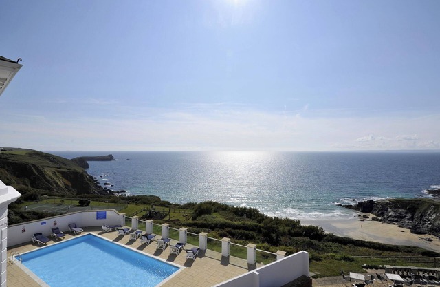 VILLA 2, pet friendly, character holiday cottage in Mullion