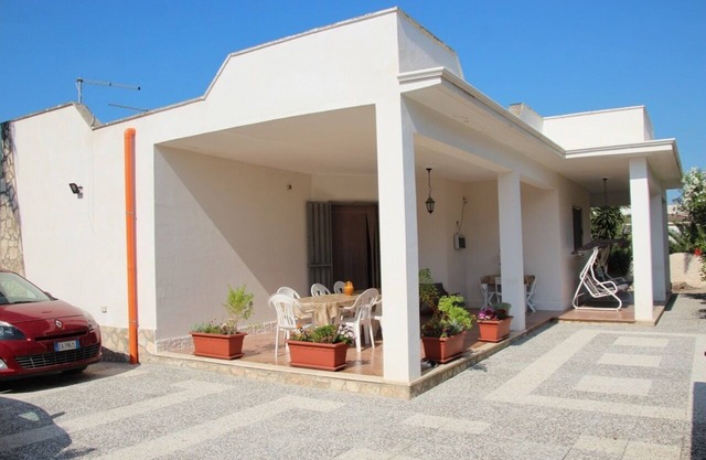 Villa 2 Schritte vom Ionischen Meer entfernt, im Herzen von Salento, mit Garten und privatem Innenhof