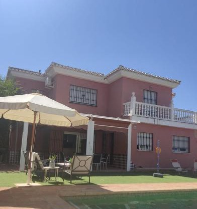 Villa 28 de julio Casa Rural con piscina en Granada