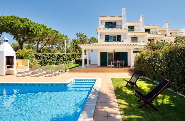 Villa mit 3 Schlafzimmern, privatem Pool, Tennis, Klimaanlage