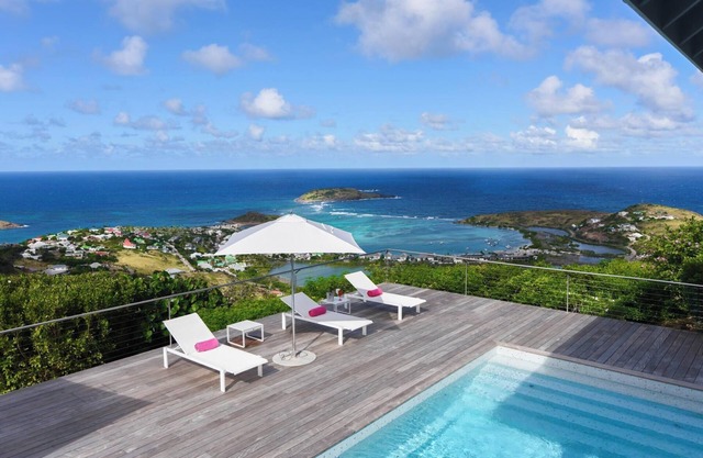 Villa Abby 2BR in Vitet by Personal Villas - Breathtaking Paradise