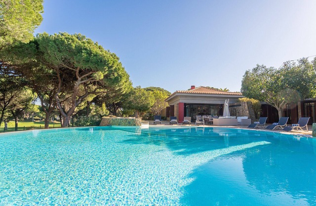 Luxusvilla in Vilamoura mit privatem Pool, Whirlpool, Billardtisch und Klimaanlage