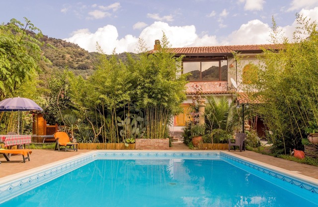 Villa Adenu mit privatem Pool
