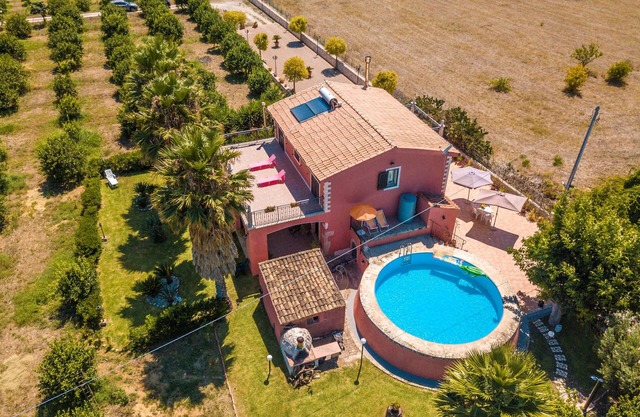 Villa Adria (Villa von Natur aus mit privatem Pool umgeben)