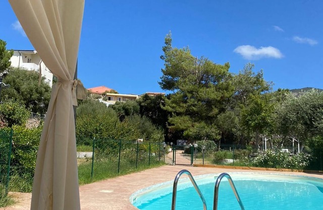 Villa Agnese - Ruhige Villa mit großem Garten und Pool und mit schönem Meerblick