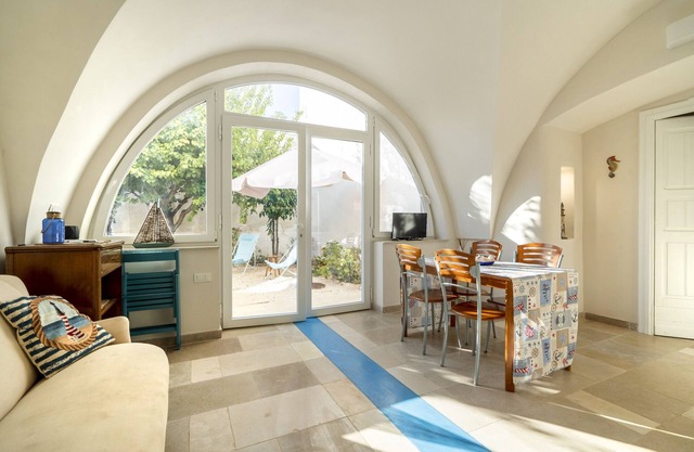 Villa 'Agrumeto Sul Mare' mit privatem Garten, WLAN und Klimaanlage