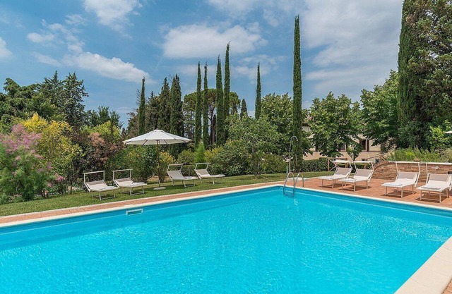 Villa Alba: Eine charmante zweistöckige Villa in ruhiger Lage.