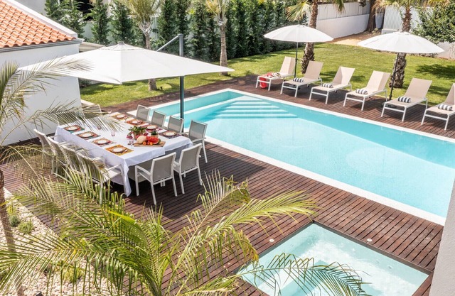 Villa Alba - Contemporary recent villa with heatable pool near a golf resort